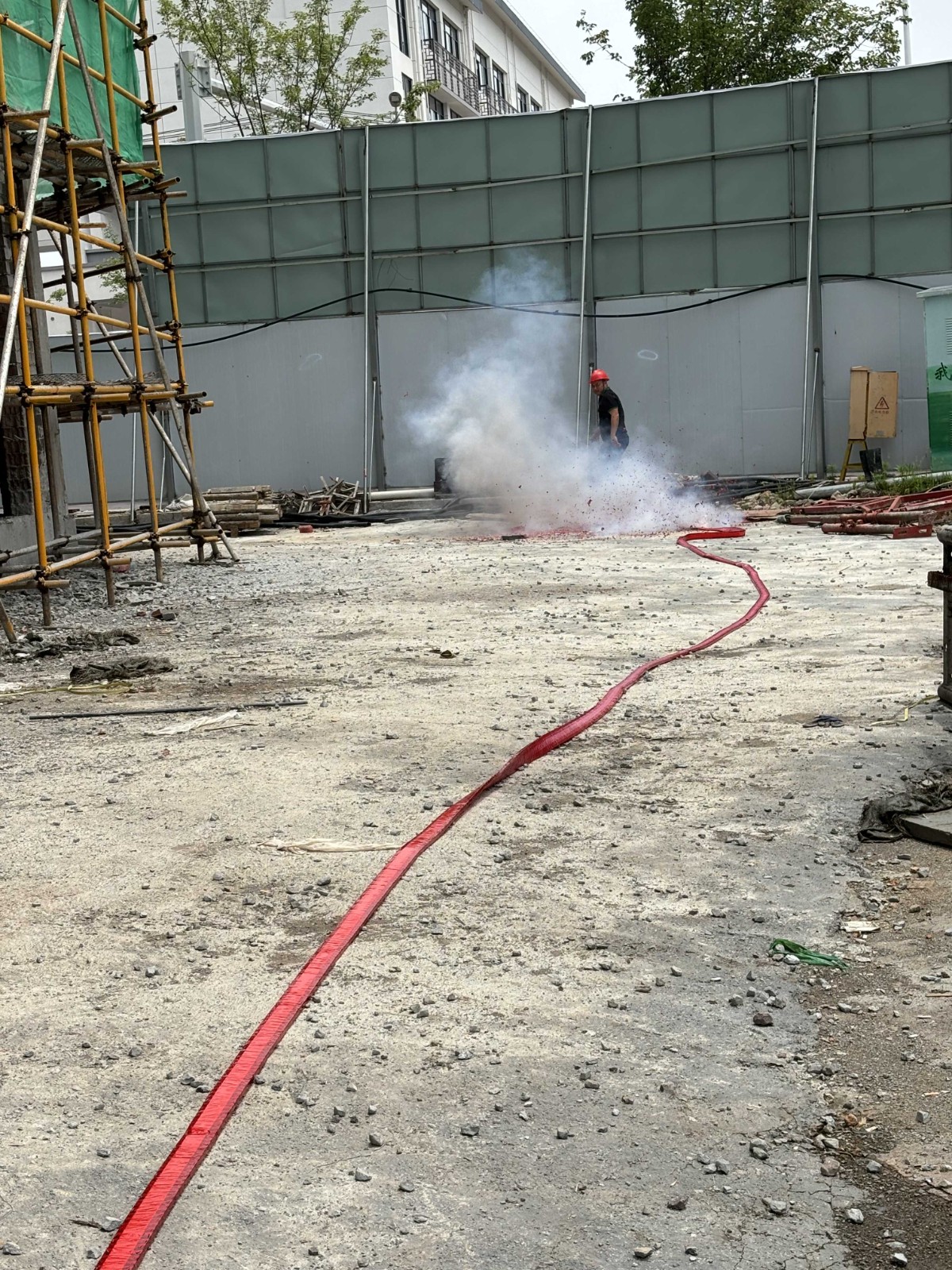 易順建工集團有限公司承建的“松溪縣湛盧書苑商住小區(qū)”工程順利封頂！